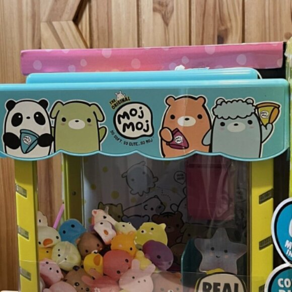 NEW MGA Entertainment Moj Moj Squishy Toys Claw Machine Playset 2018 Rare Cute - Picture 2 of 8